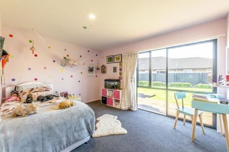 Photo of property in 6 Wiltshire Mews, Avonhead, Christchurch, 8042