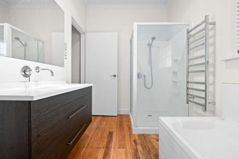 Photo of property in 15 Fairfield Road, Fairfield, Hamilton, 3214