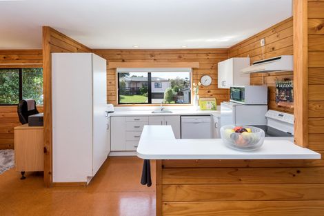 Photo of property in 7 Coubray Place, Botany Downs, Auckland, 2010