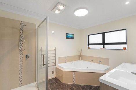Photo of property in 249 Tararua Road, Levin, 5571