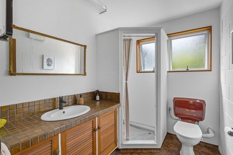 Photo of property in 335 Te Moana Road, Waikanae, 5036