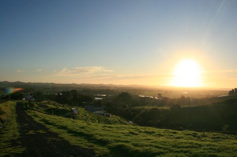 Photo of property in 56e Kaipara Coast Highway, Helensville, 0871