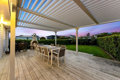Photo of property in 1/64 Sunnynook Road, Sunnynook, Auckland, 0620