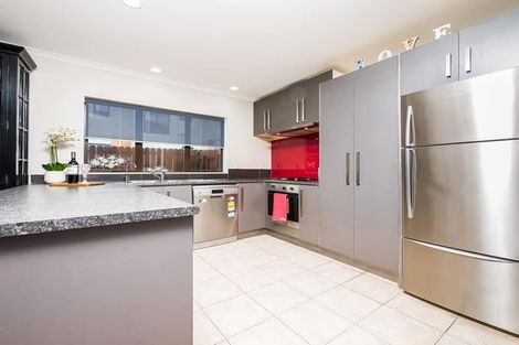 Photo of property in 16 Carrick Glen Avenue, Flat Bush, Auckland, 2019