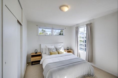 Photo of property in 1 James Cook Street, Havelock North, 4130