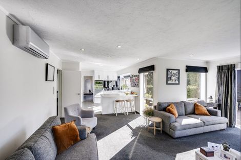 Photo of property in 8 Lennon Grove, Havelock North, 4130