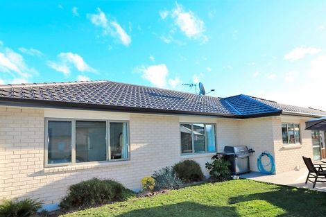 Photo of property in 2 Madison Street, Carterton, 5713