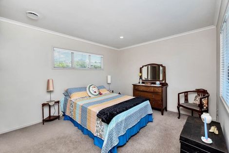 Photo of property in 6 Fairford Avenue, Henderson, Auckland, 0612