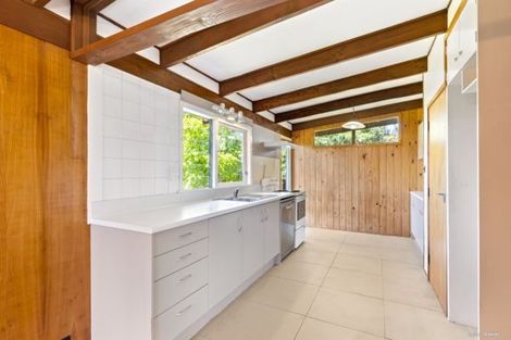 Photo of property in 31 Cron Avenue, Te Atatu South, Auckland, 0610