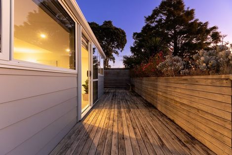 Photo of property in 40 Seddon Street, Waikanae, 5036