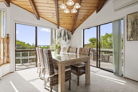 Photo of property in 26 Pacific Parade, Army Bay, Whangaparaoa, 0930