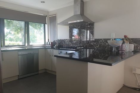 Photo of property in 33 Tarapiroe Avenue, Takanini, 2112