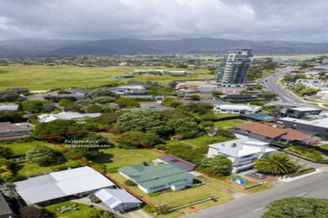 Photo of property in 10 Manly Street, Paraparaumu Beach, Paraparaumu, 5032