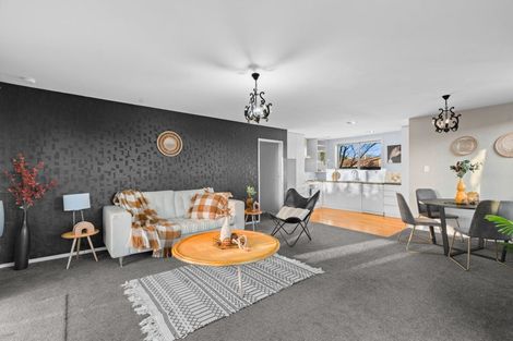 Photo of property in 2/275 Hendersons Road, Hoon Hay, Christchurch, 8025