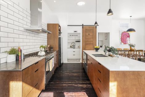 Photo of property in 36 Derwent Street, Island Bay, Wellington, 6023