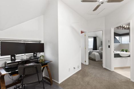 Photo of property in 19i Claremont Way, East Tamaki Heights, Auckland, 2016