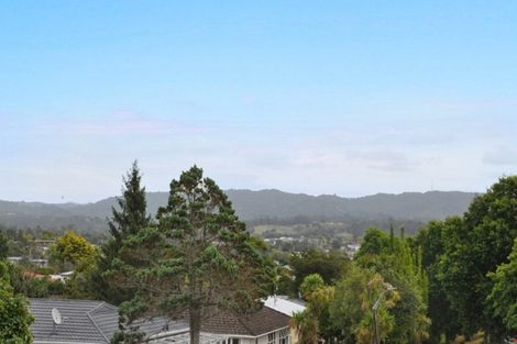 Photo of property in 28 Choice Avenue, Henderson, Auckland, 0612