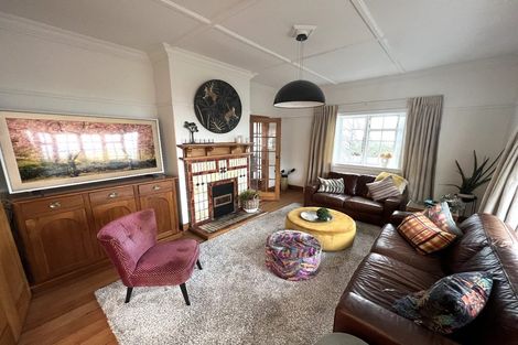 Photo of property in 132 Lyall Parade, Lyall Bay, Wellington, 6022