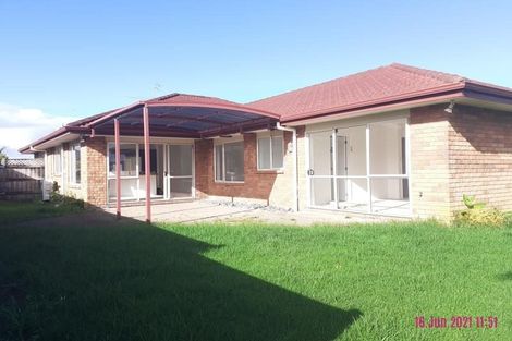 Photo of property in 32 Sandwick Drive, Weymouth, Auckland, 2103