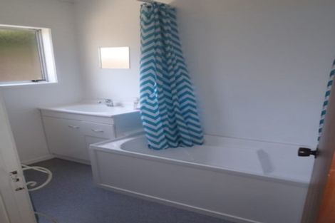 Photo of property in 99 Kemp Road, Massey, Auckland, 0614