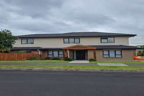 Photo of property in 2 Kirikiri Drive, Papakura, 2110