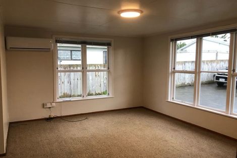 Photo of property in 3166 Great North Road, New Lynn, Auckland, 0600