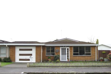 Photo of property in 2/508 Lyndon Road East, Hastings, 4122