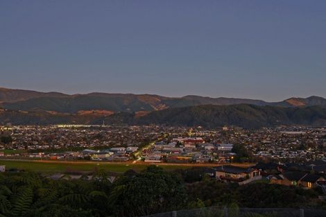 Photo of property in 55 Percy Kinsman Crescent, Riverstone Terraces, Upper Hutt, 5018