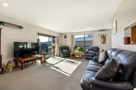 Photo of property in 18 Mauger Drive, Heathcote Valley, Christchurch, 8022