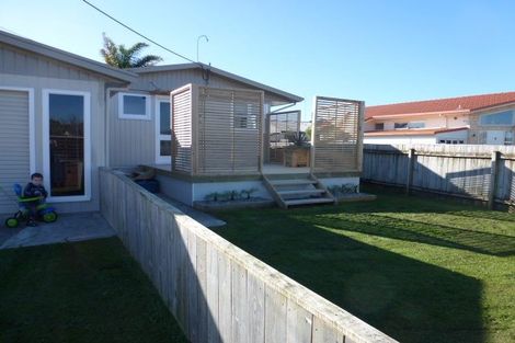 Photo of property in 52 Doment Crescent, Orewa, 0931