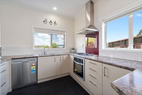 Photo of property in 25c Buscomb Avenue, Henderson, Auckland, 0610