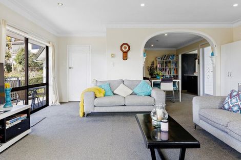 Photo of property in 11 Earle Place, Acacia Bay, Taupo, 3330