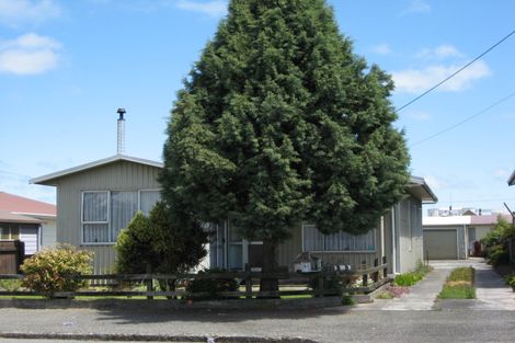 Photo of property in 80 Derby Street, Westport, 7825