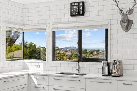 Photo of property in 5 Caversham Drive, Torbay, Auckland, 0630