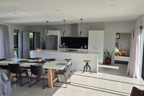 Photo of property in 330 Cable Bay Block Road, Cable Bay, 0420