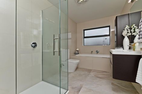 Photo of property in 18 Spyglass Street, Red Beach, 0932