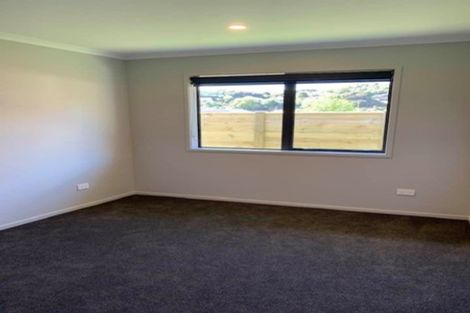 Photo of property in 15 Shearwater Lane, Whitby, Porirua, 5024