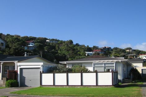 Photo of property in 1 Cluny Road, Plimmerton, Porirua, 5026