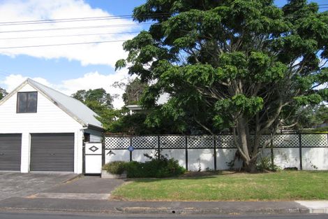 Photo of property in 22 Cliff View Drive, Green Bay, Auckland, 0604