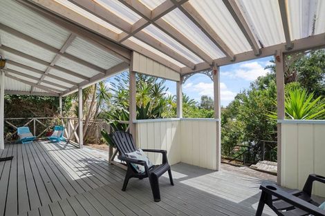 Photo of property in 1/16a Tamahere Drive, Glenfield, Auckland, 0629