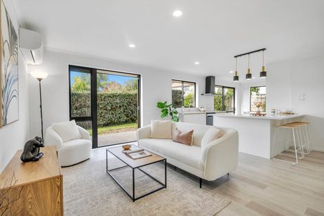 Photo of property in 100 Greenhithe Road, Greenhithe, Auckland, 0632