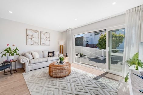 Photo of property in 1/7 Tuscan Place, Half Moon Bay, Auckland, 2012