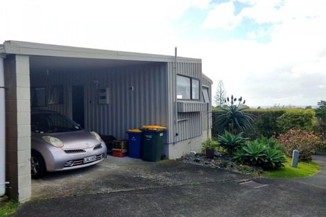 Photo of property in 1/48 Lemnos Place, Titirangi, Auckland, 0604