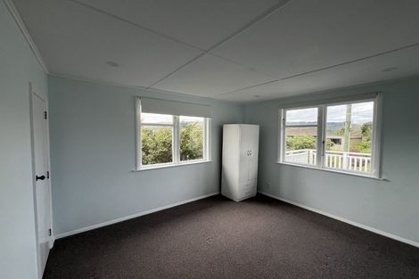 Photo of property in 5 Wakefield Terrace, Tawa, Wellington, 5028