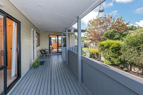 Photo of property in 7 Coubray Place, Botany Downs, Auckland, 2010