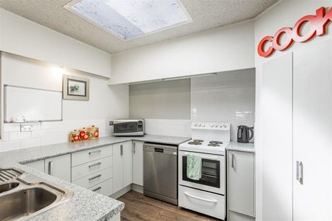 Photo of property in 13 Surf Road, Stanmore Bay, Whangaparaoa, 0932