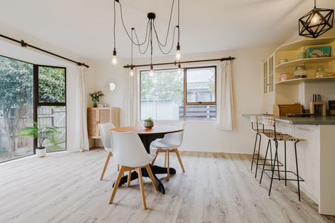 Photo of property in 43 Pencarrow Street, Highbury, Palmerston North, 4412