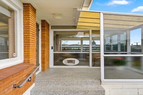 Photo of property in 1/4 Waterloo Road, Milford, Auckland, 0620