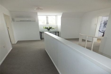 Photo of property in 211 Avonhead Road, Avonhead, Christchurch, 8042