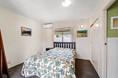 Photo of property in 27 Camelot Place, Glenfield, Auckland, 0629